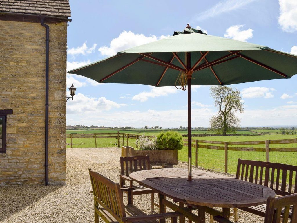 Dog Friendly holidays, Cotswolds, holidays,King Johns Cottages