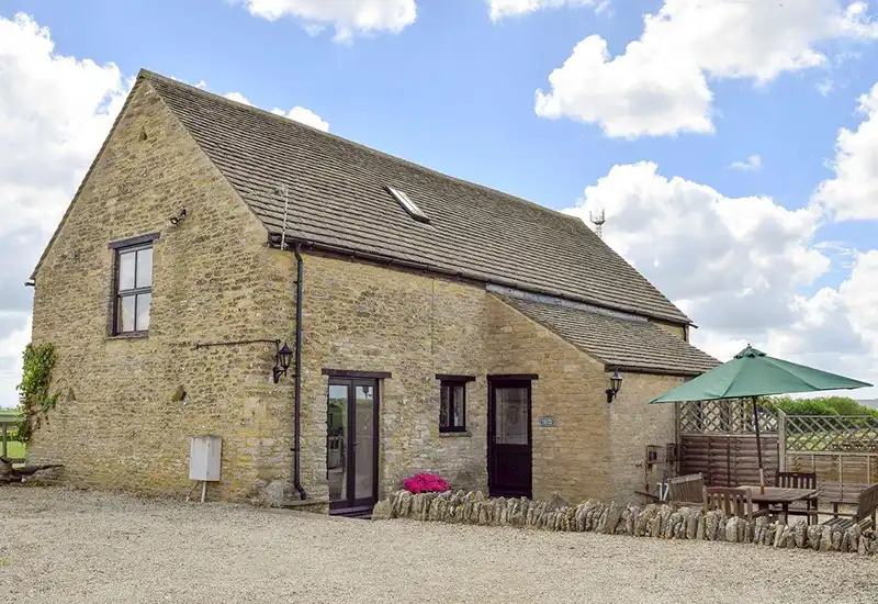 Oak Tree Cottage - Two Bedroom Accommodation